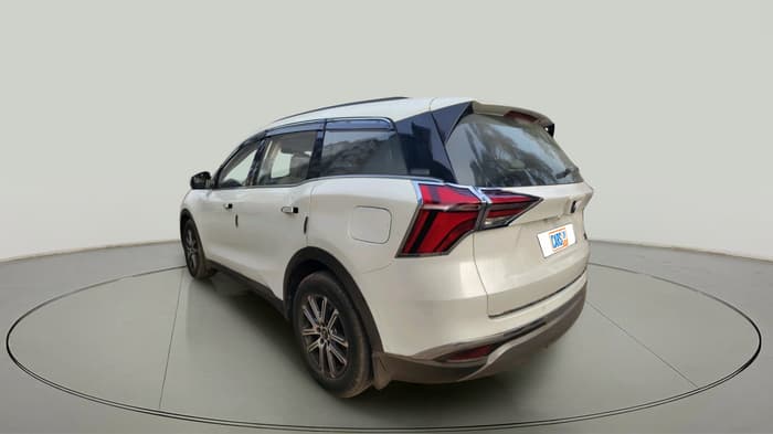 2023 Mahindra XUV700 AX 7 LUXURY D AT 7 STR, Diesel, Automatic, 41,412 km, exterior