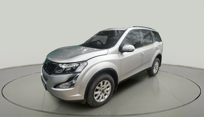 2016 Mahindra XUV500 W10, Diesel, Manual, 1,24,117 km, exterior