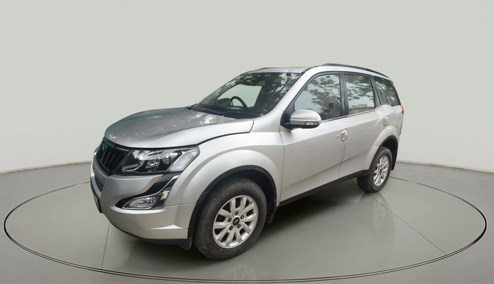 2016 Mahindra XUV500 W10, Diesel, Manual, 1,24,117 km, exterior