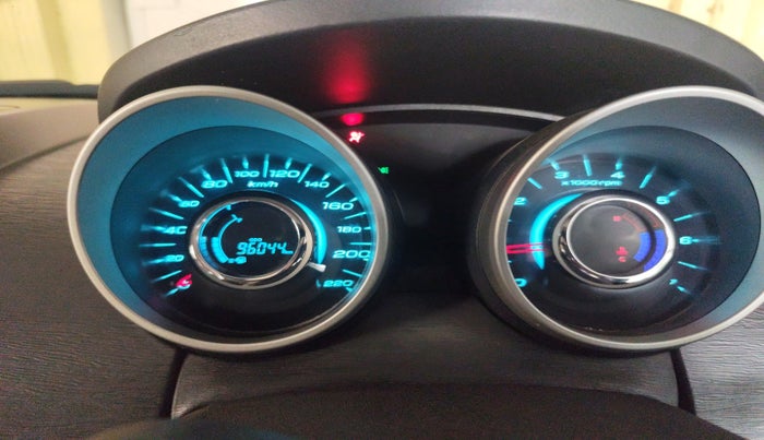 2016 Mahindra XUV500 W10, Diesel, Manual, 1,24,117 km, interior