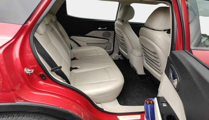 2021 Mahindra XUV300 W8 (O) 1.5 DIESEL AMT, Diesel, Automatic, 55,707 km, interior