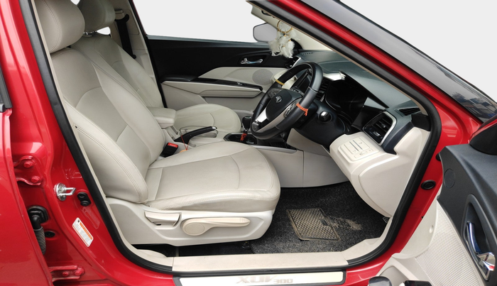 2021 Mahindra XUV300 W8 (O) 1.5 DIESEL AMT, Diesel, Automatic, 55,707 km, interior