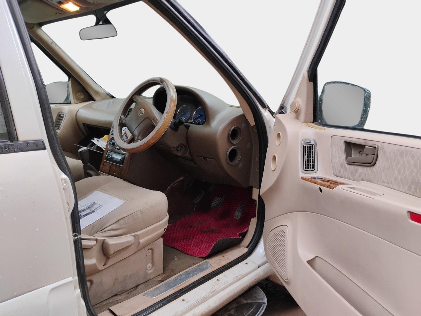 2011 Tata Safari 4X2 EX DICOR, Diesel, Manual, 1,20,001 km, interior