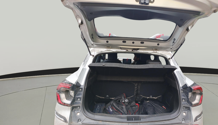 2022 Renault Kiger RXT MT, Petrol, Manual, 2,10,000 km, exterior