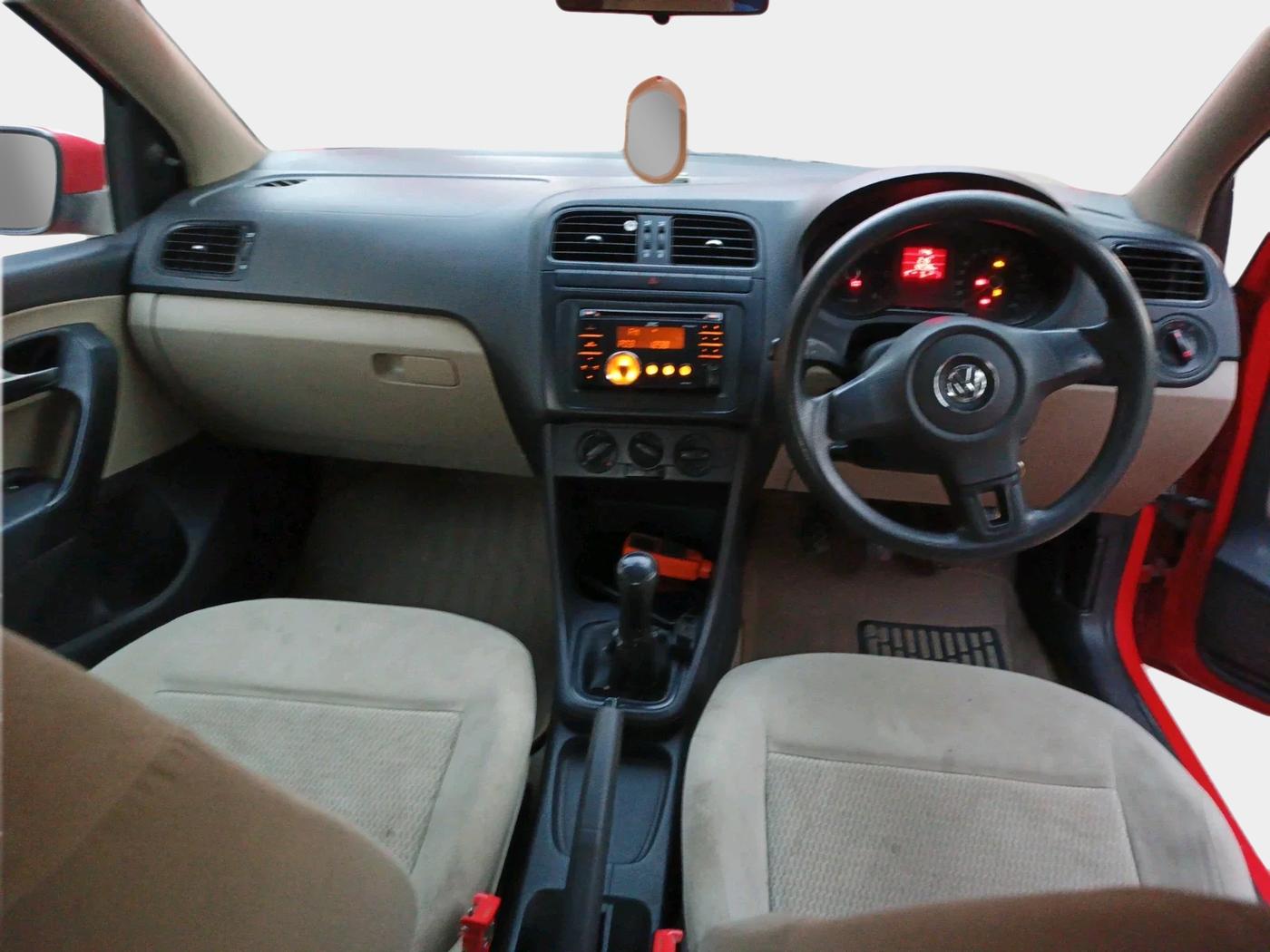 2011 Volkswagen Polo TRENDLINE 1.2L DIESEL, Diesel, Manual, 1,22,726 km, interior