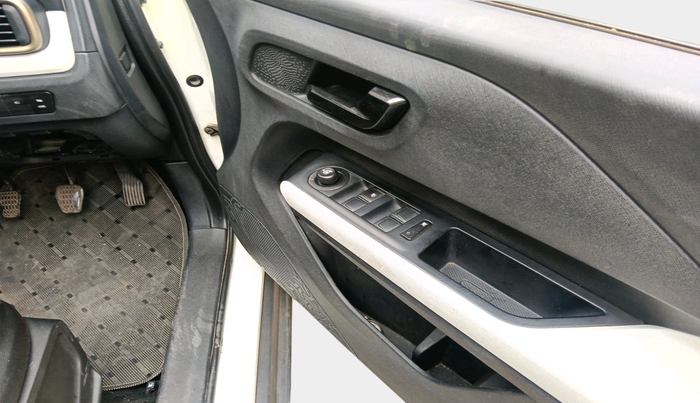 2024 Tata PUNCH ACCOMPLISHED DAZZLE SUNROOF CNG MT, Petrol, Manual, 50,728 km, interior