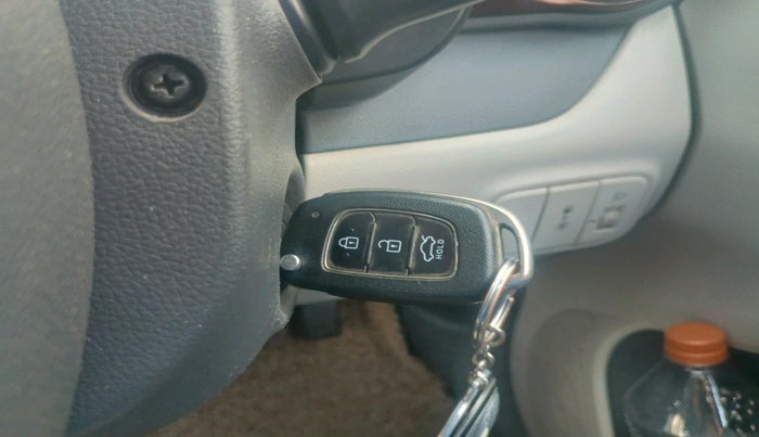 2020 Hyundai AURA S 1.2 CNG, CNG, Manual, 1,01,846 km, interior