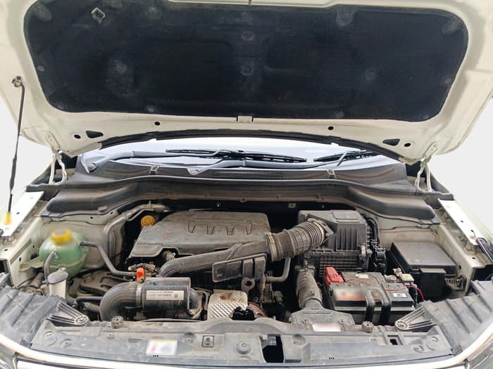 2022 Mahindra XUV300 W6 1.2 PETROL, Petrol, Manual, 16,846 km, exterior