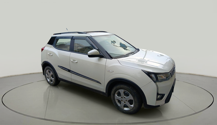 2022 Mahindra XUV300 W6 1.2 PETROL, Petrol, Manual, 16,846 km, exterior