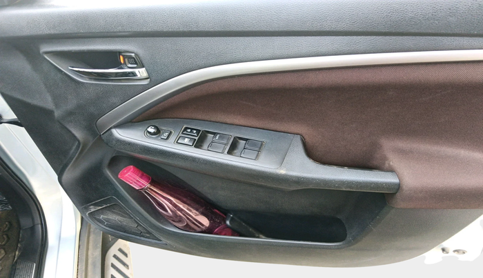 2022 Maruti BREZZA ZXI SMART HYBRID , Petrol, Manual, 39,824 km, interior