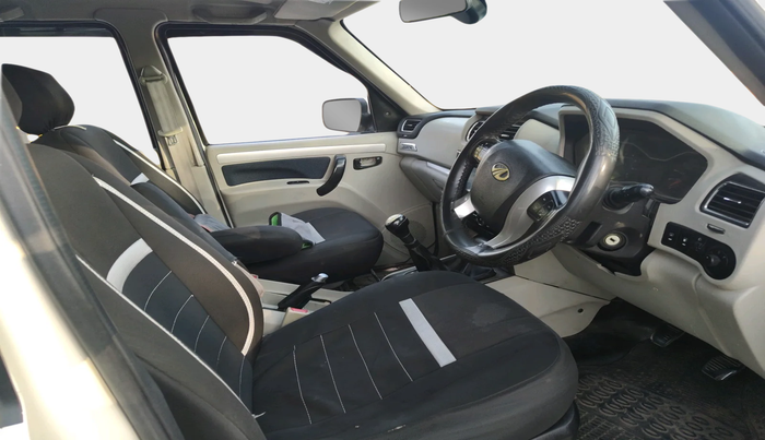 2017 Mahindra Scorpio S10, Diesel, Manual, 30,171 km, interior