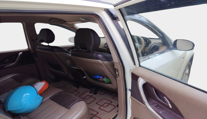 2012 Mahindra XUV500 W8, Diesel, Manual, 7,89,908 km, interior