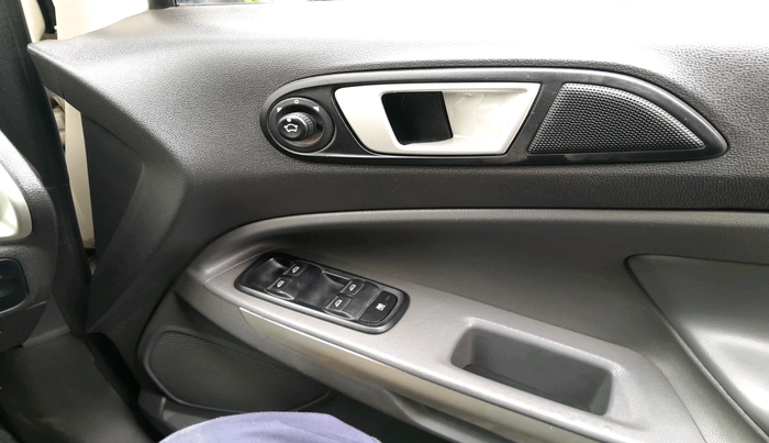 2015 Ford Ecosport TITANIUM 1.5L DIESEL, Diesel, Manual, 1,04,034 km, interior