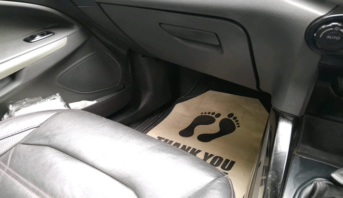 2015 Ford Ecosport TITANIUM 1.5L DIESEL, Diesel, Manual, 1,04,034 km, interior