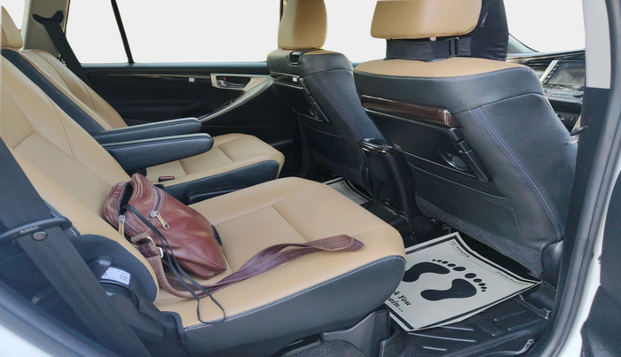 2025 Toyota Innova Crysta 2.4 ZX 7STR, Diesel, Manual, 31,839 km, interior