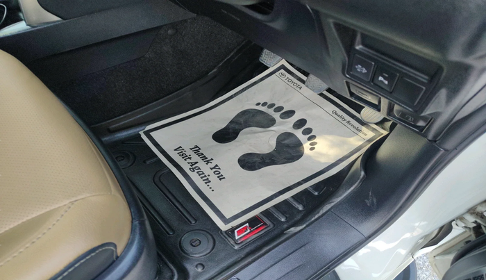 2025 Toyota Innova Crysta 2.4 ZX 7STR, Diesel, Manual, 31,839 km, interior