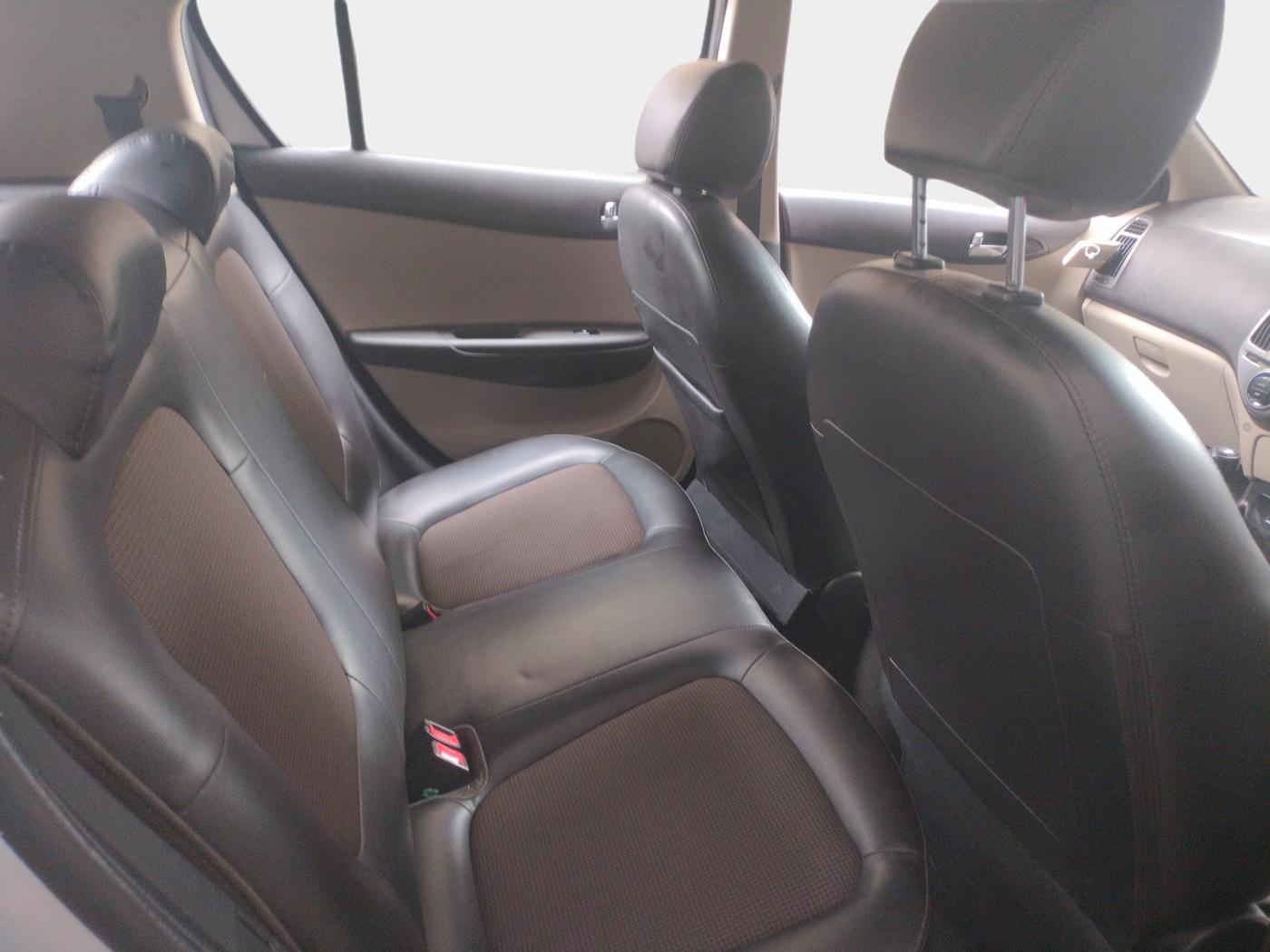 2014 Hyundai i20 MAGNA 1.2, Petrol, Manual, 89,236 km, interior