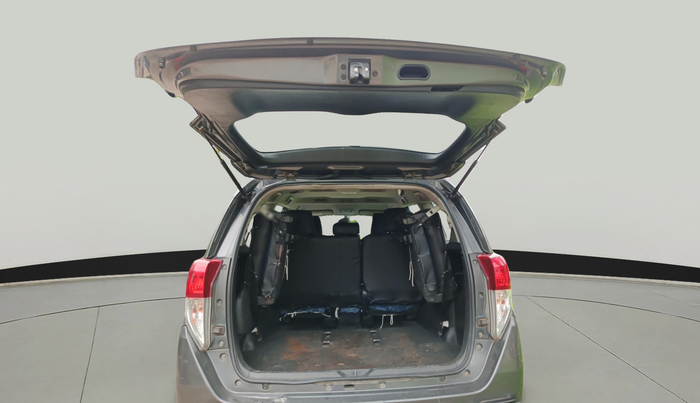2020 Toyota Innova Crysta 2.4 GX 8 STR, Diesel, Manual, 1,29,769 km, exterior