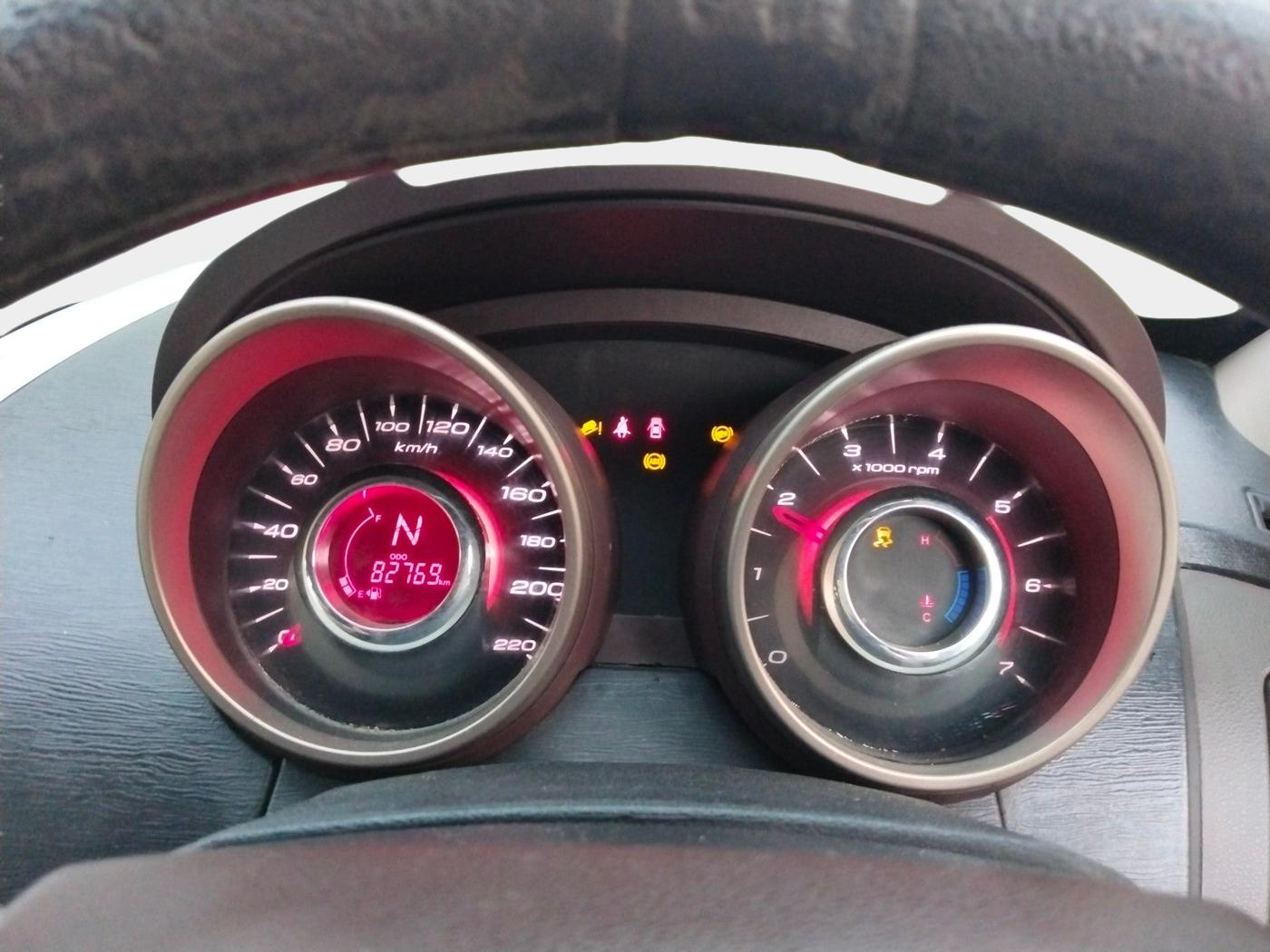 2014 Mahindra XUV500 W6, Diesel, Manual, 82,769 km, interior