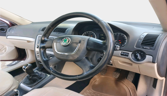 2012 Skoda Laura AMBIENTE 1.9 TDI MT, Diesel, Manual, 96,547 km, interior