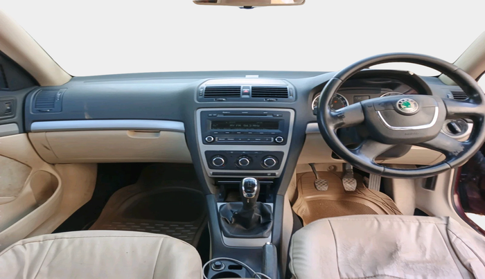 2012 Skoda Laura AMBIENTE 1.9 TDI MT, Diesel, Manual, 96,547 km, interior