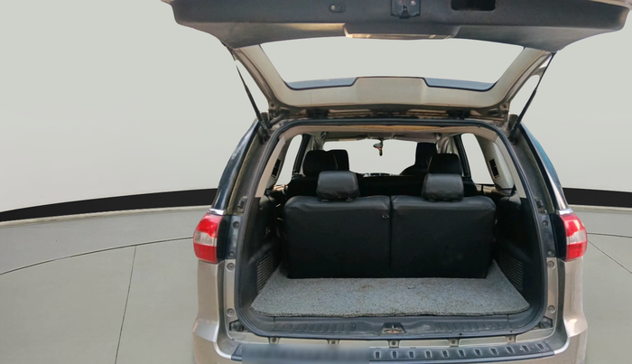 2017 Tata Hexa XM 4X2 7 STR, Diesel, Manual, 1,17,256 km, exterior