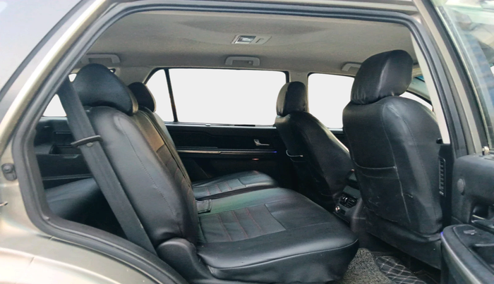 2017 Tata Hexa XM 4X2 7 STR, Diesel, Manual, 1,17,256 km, interior