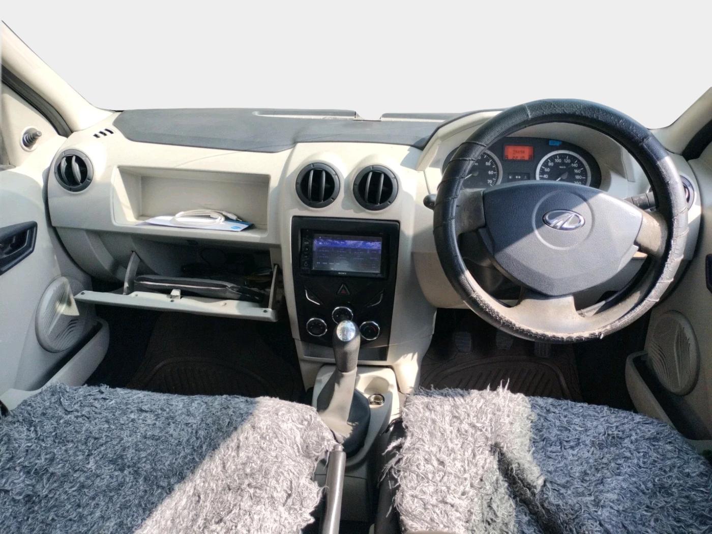 2013 Mahindra Verito Vibe CS 1.5 D4, Diesel, Manual, 79,951 km, interior