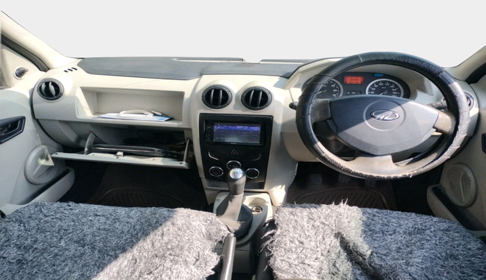 2013 Mahindra Verito Vibe CS 1.5 D4, Diesel, Manual, 79,951 km, interior