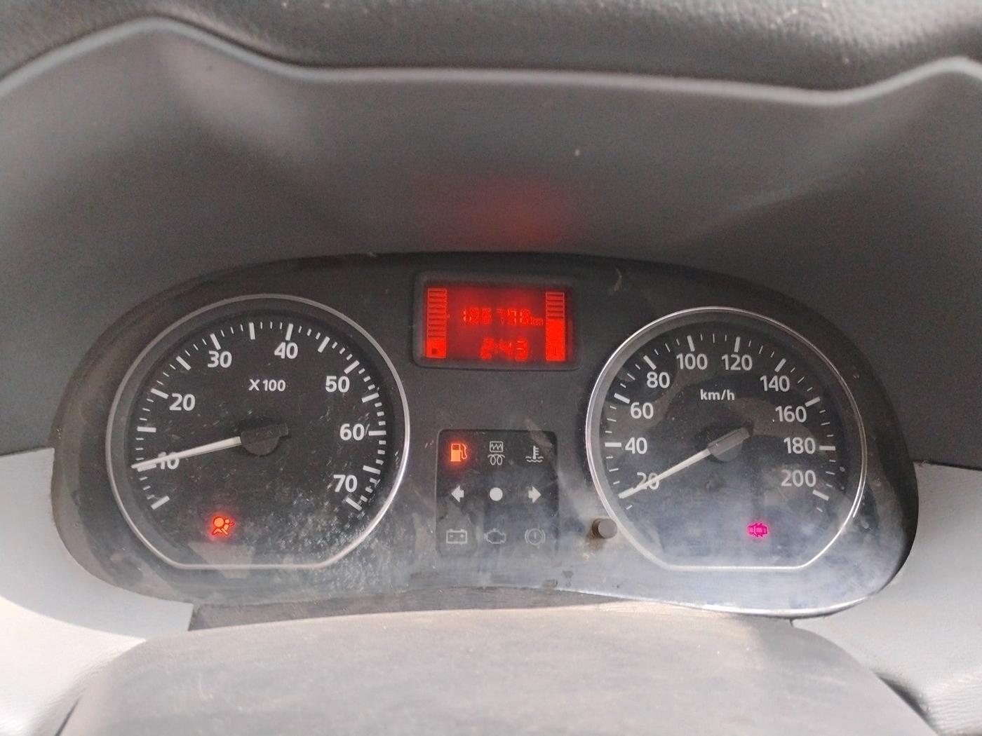 2014 Nissan Terrano XE (D), Diesel, Manual, 1,06,798 km, interior
