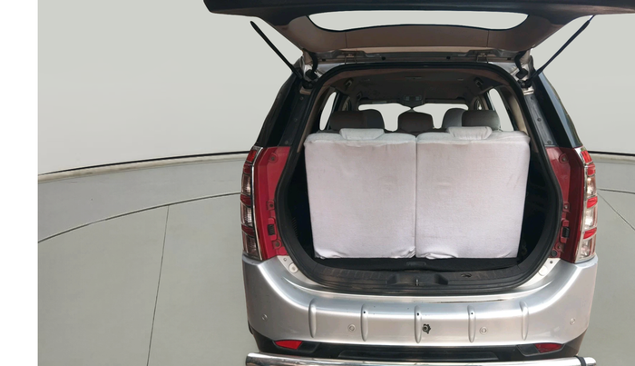 2013 Mahindra XUV500 W8, Diesel, Manual, 1,18,115 km, exterior