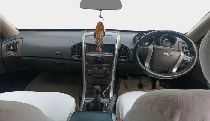 2013 Mahindra XUV500 W8, Diesel, Manual, 1,18,115 km, interior