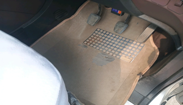 2013 Mahindra XUV500 W8, Diesel, Manual, 1,18,115 km, interior