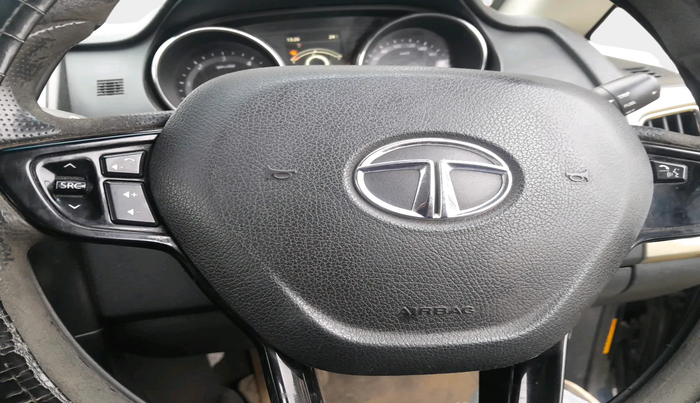 2017 Tata Hexa XM 4X2 7 STR, Diesel, Manual, 2,11,053 km, interior