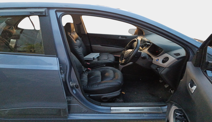 2015 Hyundai Xcent SX 1.2 (O), Petrol, Manual, 1,05,061 km, interior