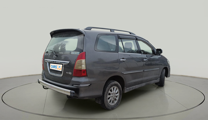 2012 Toyota Innova VX 2.5 8 STR, Diesel, Manual, 2,48,154 km, exterior