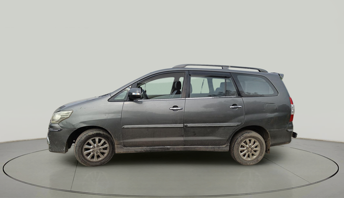 2012 Toyota Innova VX 2.5 8 STR, Diesel, Manual, 2,48,154 km, exterior