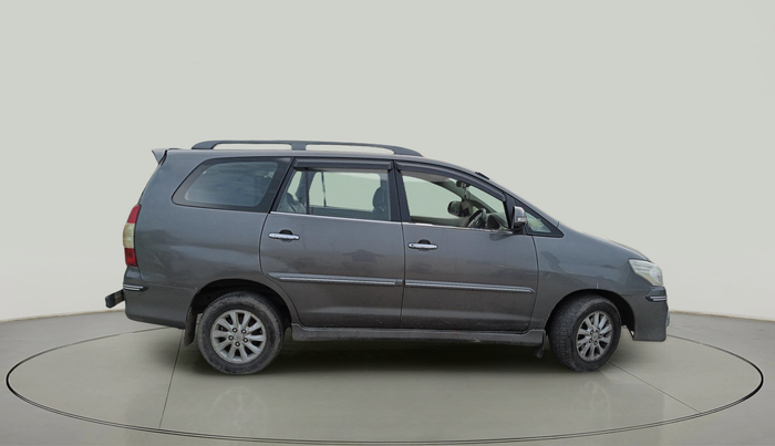 2012 Toyota Innova VX 2.5 8 STR, Diesel, Manual, 2,48,154 km, exterior