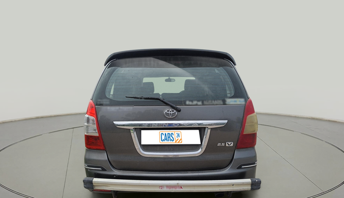 2012 Toyota Innova VX 2.5 8 STR, Diesel, Manual, 2,48,154 km, exterior