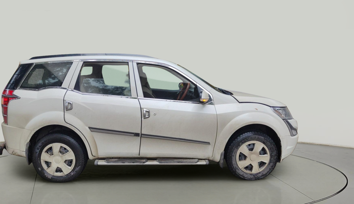 2016 Mahindra XUV500 W4, Diesel, Manual, 75,196 km, exterior