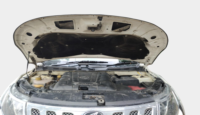 2016 Mahindra XUV500 W4, Diesel, Manual, 75,196 km, exterior