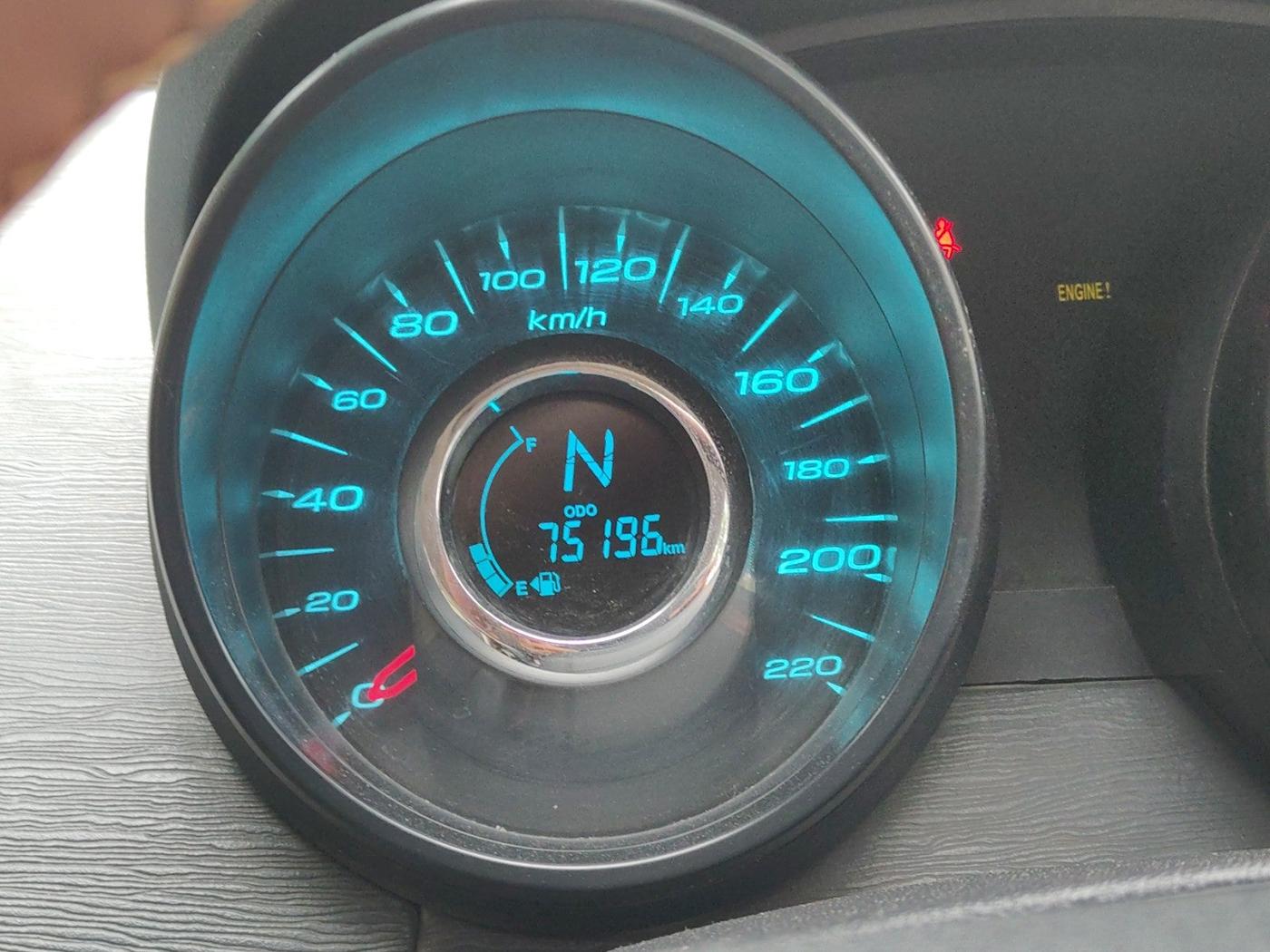 2016 Mahindra XUV500 W4, Diesel, Manual, 75,196 km, interior
