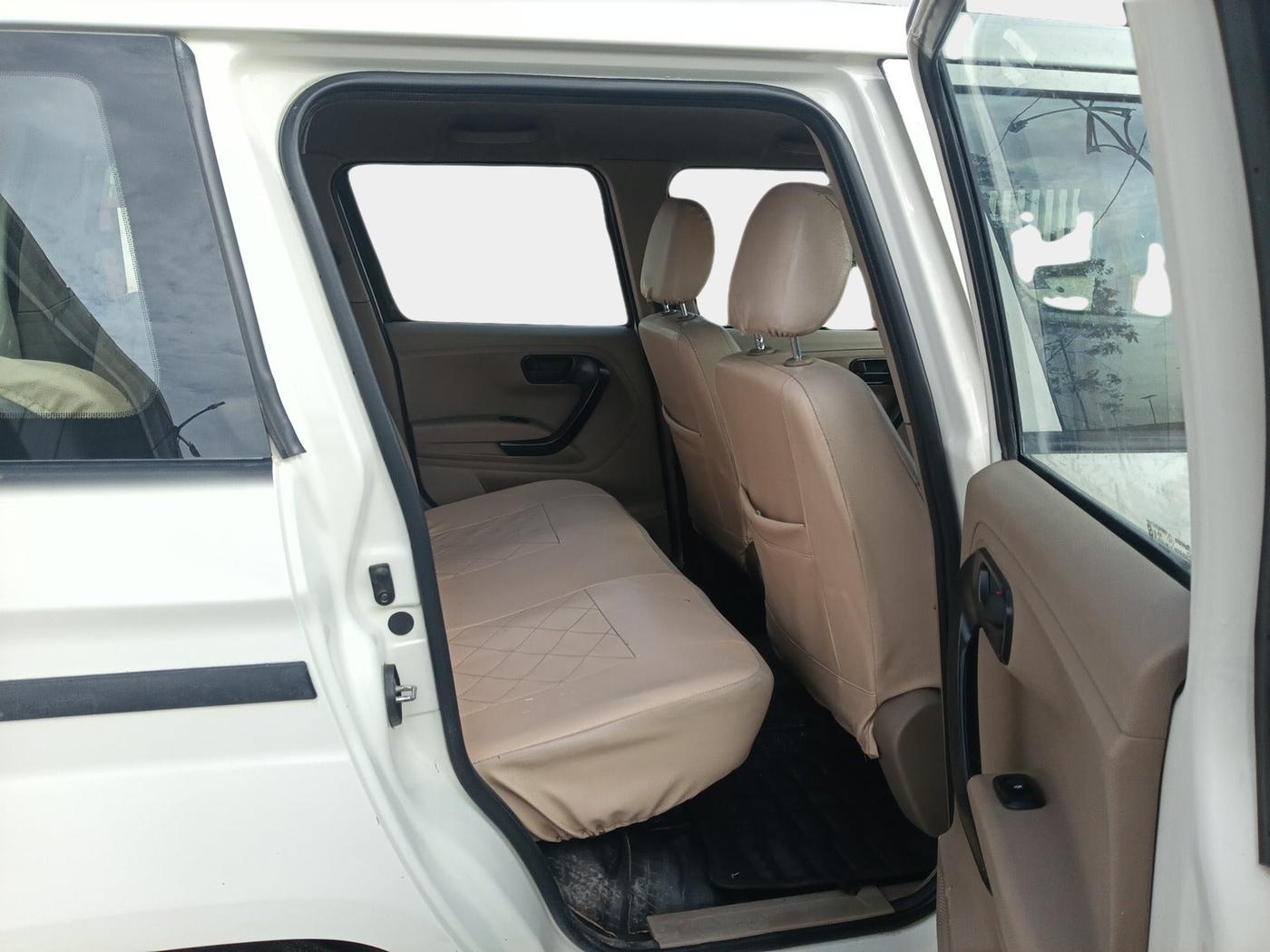 2021 Mahindra BOLERO NEO N 4, Diesel, Manual, 72,865 km, interior
