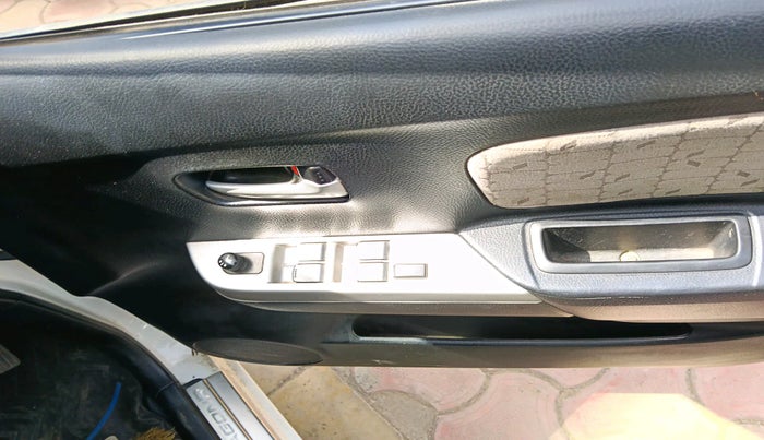 2013 Maruti Wagon R 1.0 VXI, Petrol, Manual, 2 km, interior