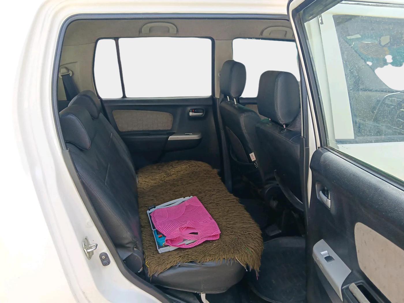 2013 Maruti Wagon R 1.0 VXI, Petrol, Manual, 2 km, interior