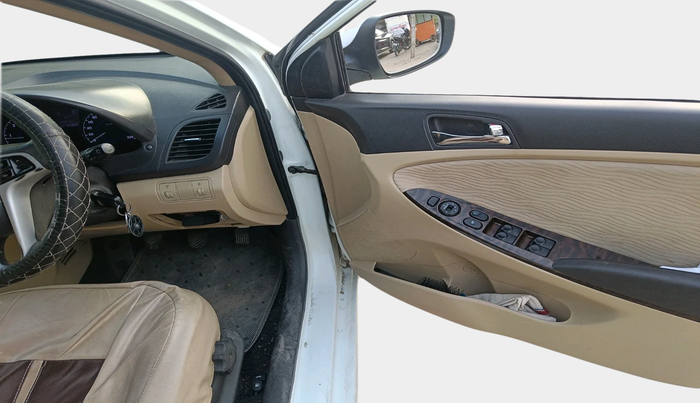 2013 Hyundai Verna FLUIDIC 1.6 CRDI SX, Diesel, Manual, 61,855 km, interior