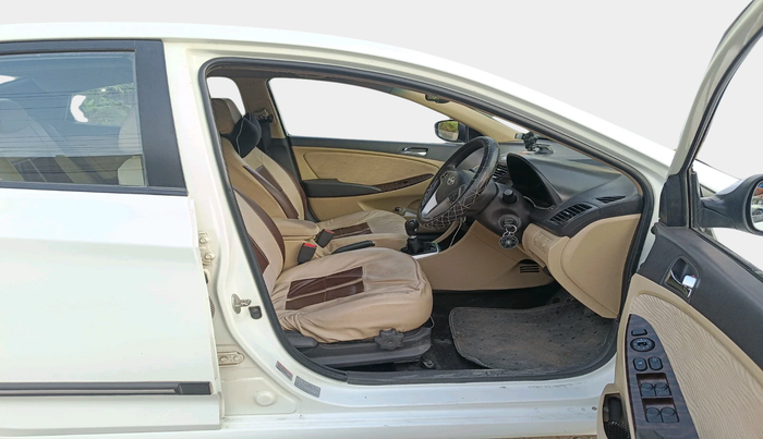 2013 Hyundai Verna FLUIDIC 1.6 CRDI SX, Diesel, Manual, 61,855 km, interior