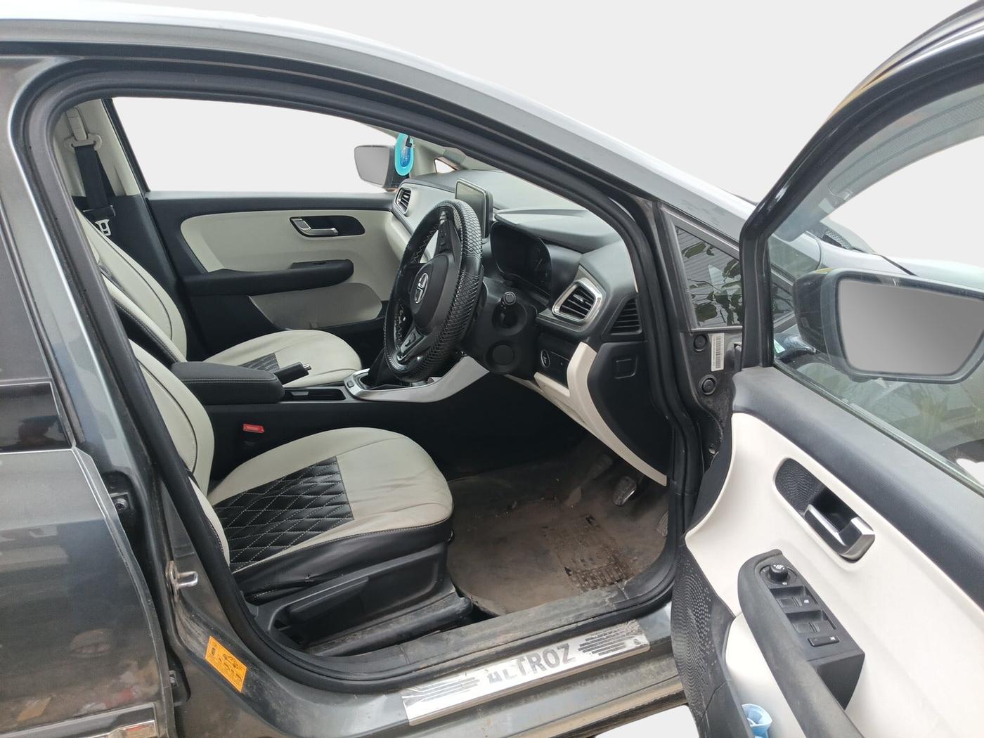 2023 Tata ALTROZ XZ DIESEL, Diesel, Manual, 29,466 km, interior