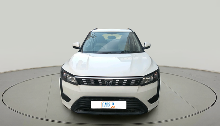 2023 Mahindra XUV300 W6 1.2 PETROL AMT, Petrol, Automatic, 28,960 km, exterior