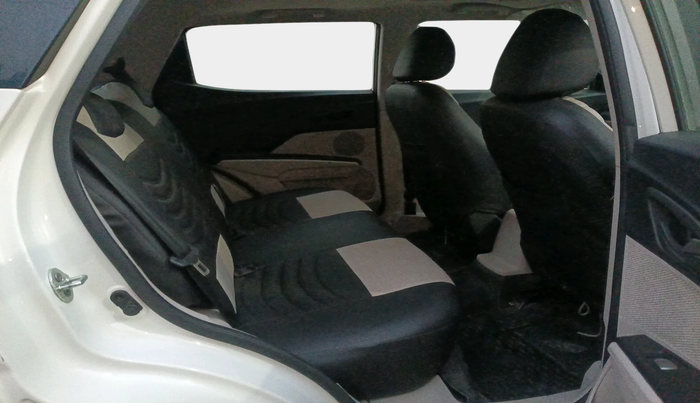 2023 Mahindra XUV300 W6 1.2 PETROL AMT, Petrol, Automatic, 28,960 km, interior